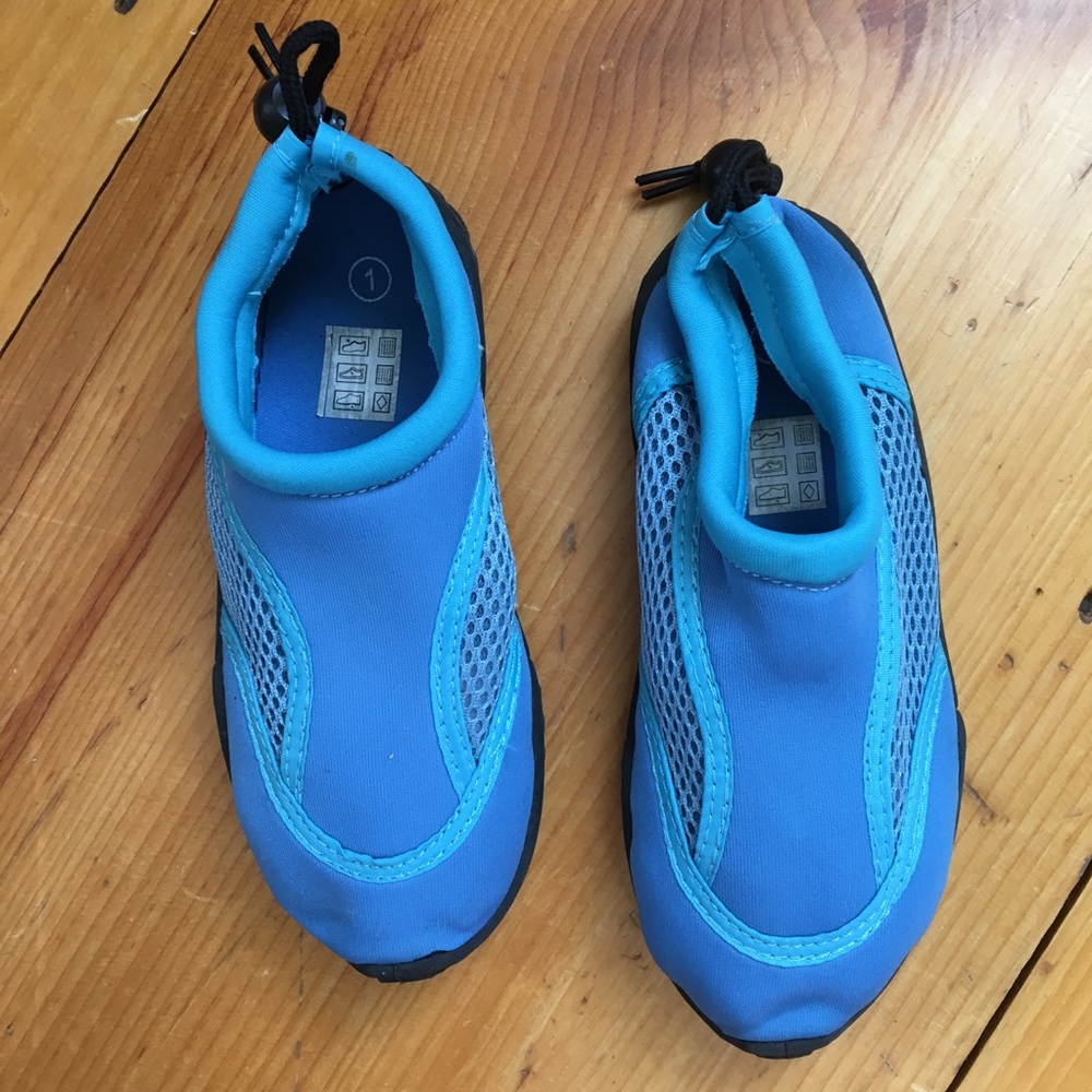 Water shoes
